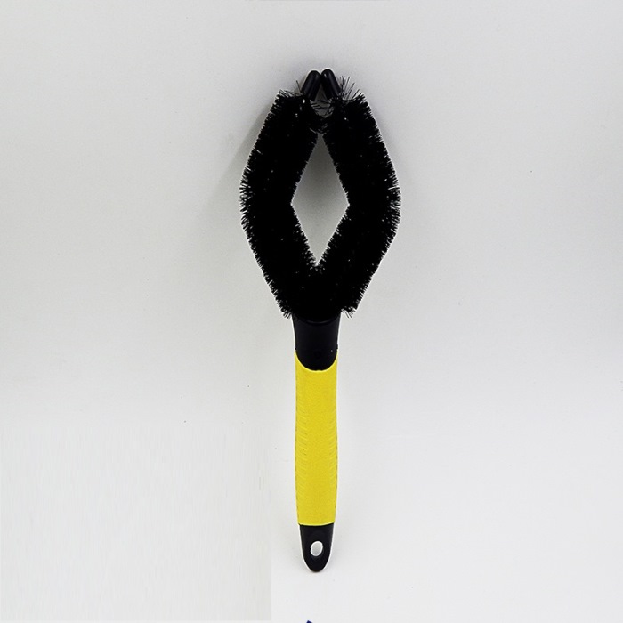 Bicycle chain brush from MMCIS GROUP