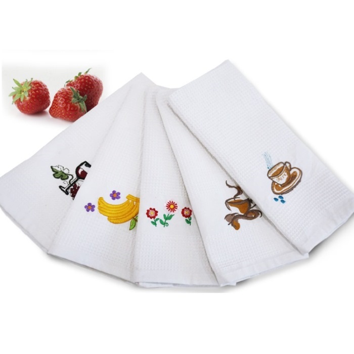 Kitchen towel with embroidery from MMCIS